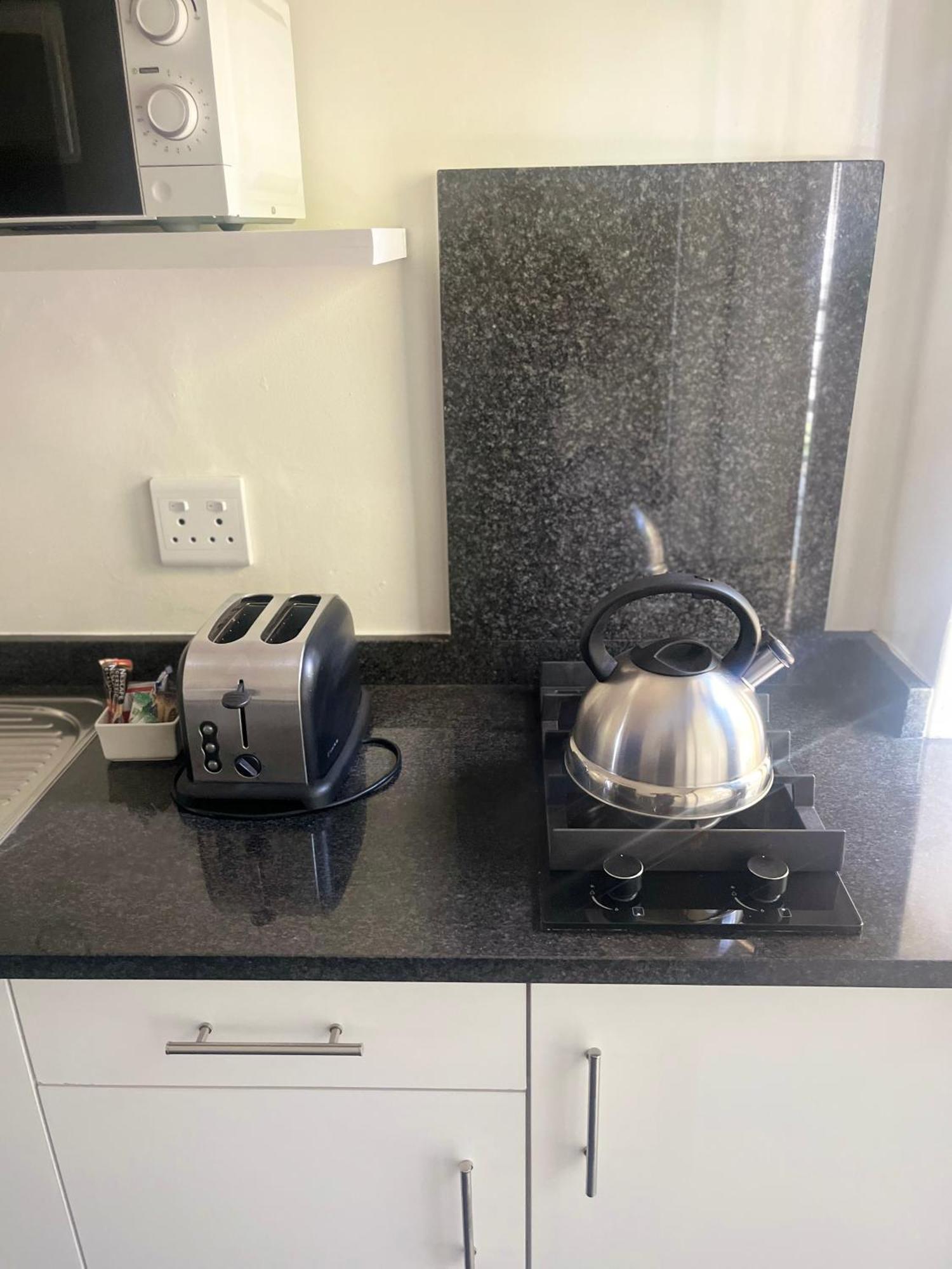 Vetho 2 Apartments Or Tambo Airport Kempton Park Kültér fotó