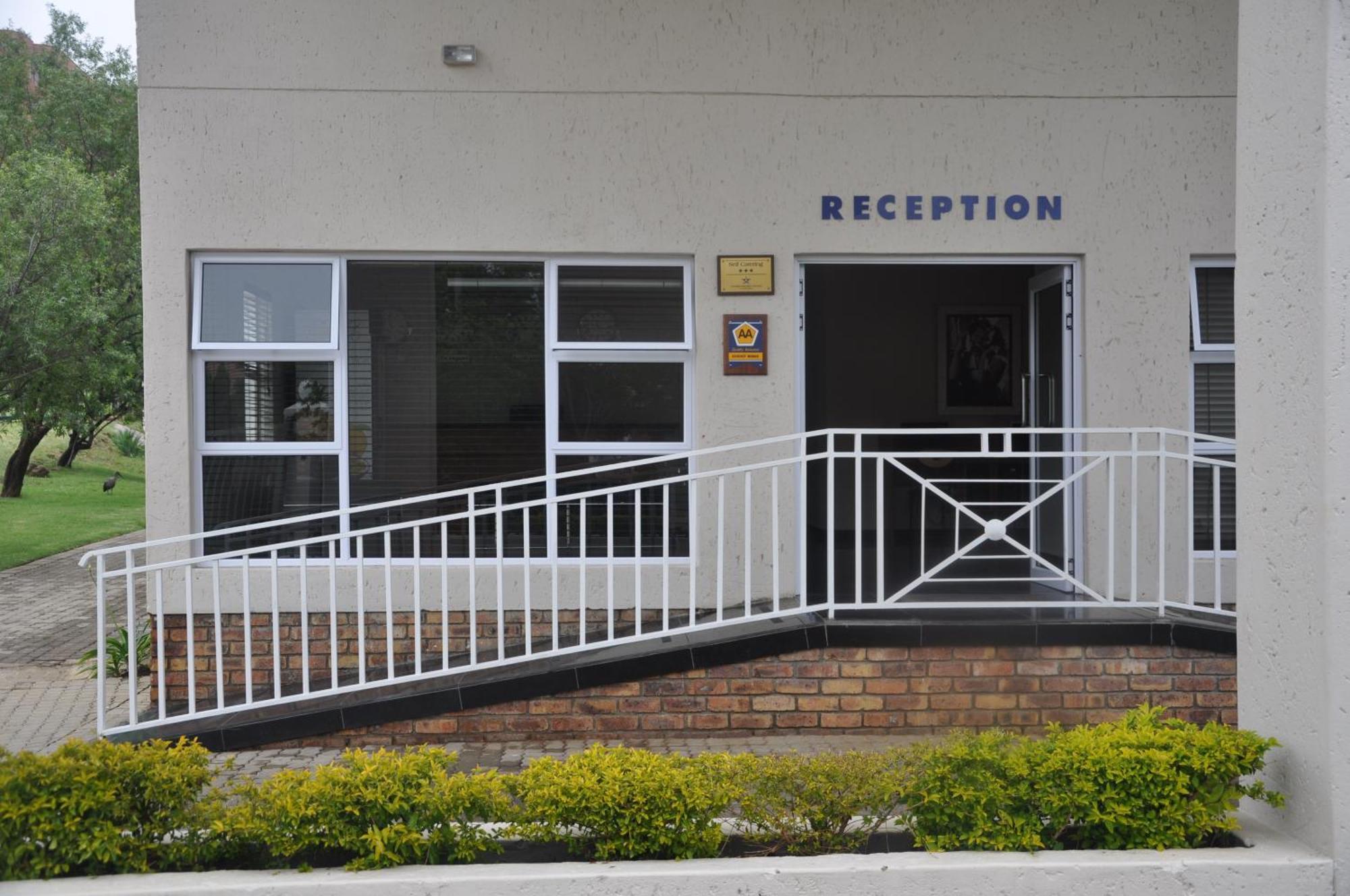 Vetho 2 Apartments Or Tambo Airport Kempton Park Kültér fotó