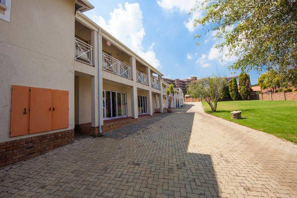 Vetho 2 Apartments Or Tambo Airport Kempton Park Kültér fotó